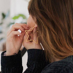 Earrings - Incomplete Star Hoop - Gold - Juju Joy