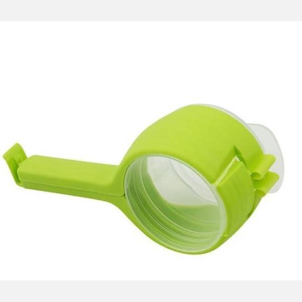 Bag Clip With Discharge Tube