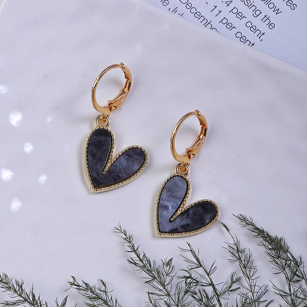 Charming Black Heart Earrings