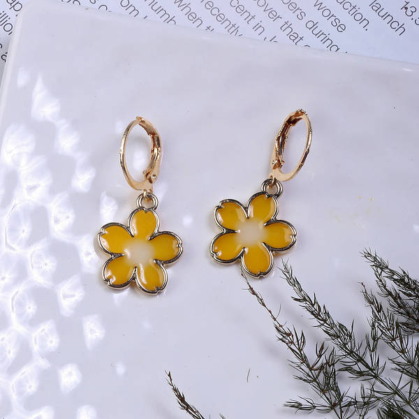 Elegant Yellow Flower Charm Earrings