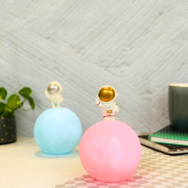 Lamp - Astronaut On Moon - Single Piece