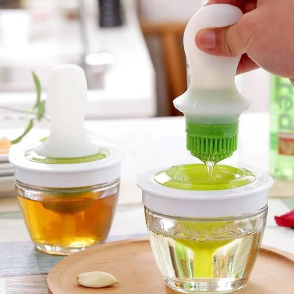 Oil Container With Silicone Brush - Single Piece