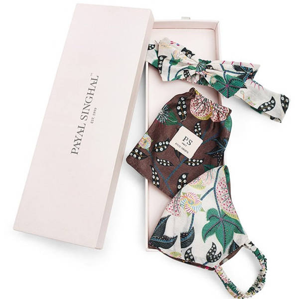 Payal Singhal Face Mask With Pouch And Hairband Set - White Abutilon And Brown Abutilon Print
