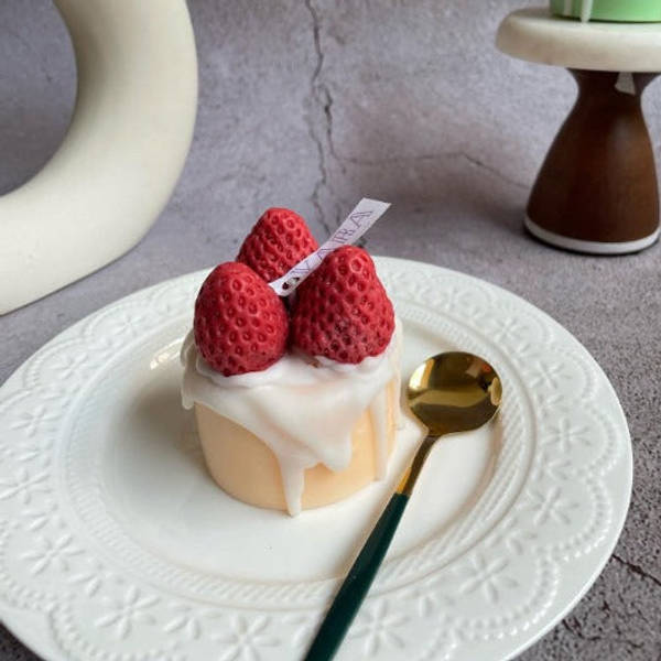 Scented Candle - Strawberry Cake - Single Piece